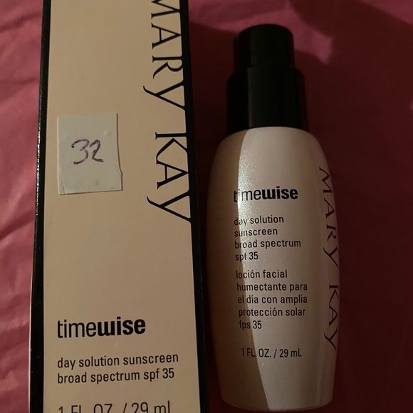 Mary Kay - Picture 5 of 10